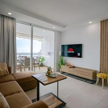 Americas,vista Mar דירה *